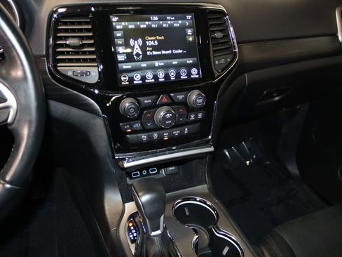 Used 2019 Jeep Grand Cherokee Altitude AWD/4WD image 40