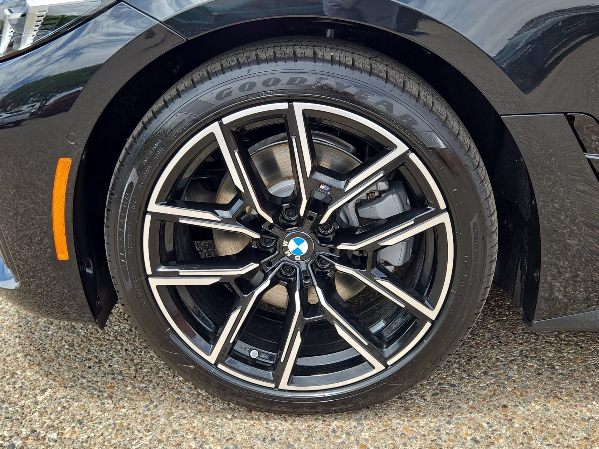 Used 2026 BMW i4 eDrive40 w/ M Sport Package RWD image 11