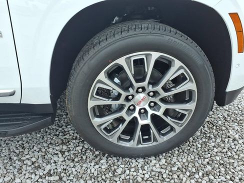 New 2026 GMC Yukon Denali w/ LPO, Floor Liner Package AWD/4WD image 9