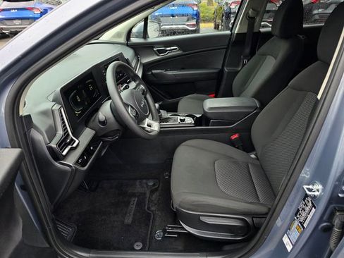 Certified 2025 Kia Sportage LX AWD/4WD image 16