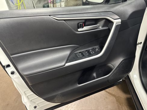 Used 2025 Toyota RAV4 XLE AWD/4WD image 13
