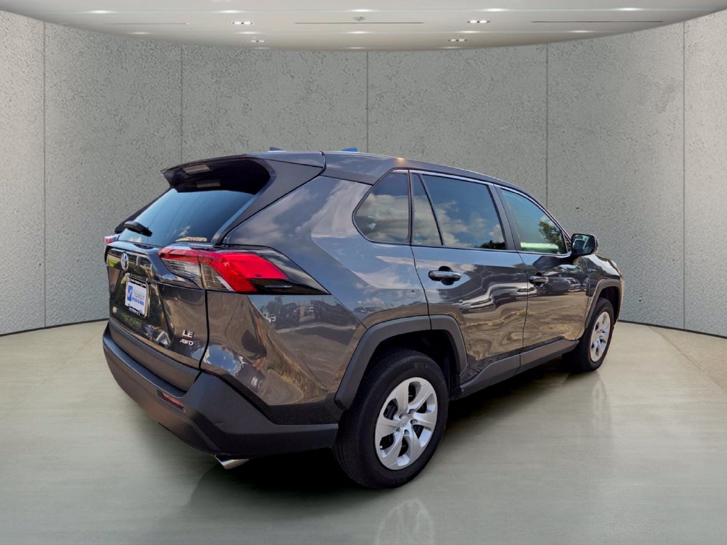 Used 2025 Toyota RAV4 LE AWD/4WD image 5