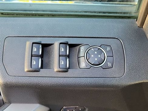 Used 2016 Ford F150 Platinum w/ Equipment Group 701A Luxury AWD/4WD image 18