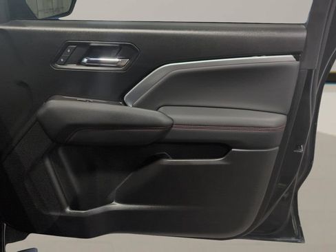 Used 2024 Chevrolet Colorado Z71 w/ Z71 Convenience Package 2 AWD/4WD image 24