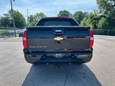 Used 2013 Chevrolet Avalanche LT AWD/4WD image 9