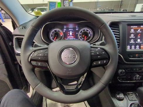 Used 2023 Jeep Cherokee Altitude Lux AWD/4WD image 5