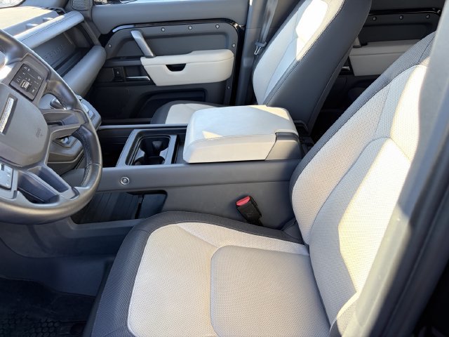Used 2024 Land Rover Defender 110 X-Dynamic SE AWD/4WD image 7
