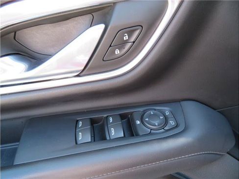 Used 2021 Chevrolet Tahoe LS AWD/4WD image 13