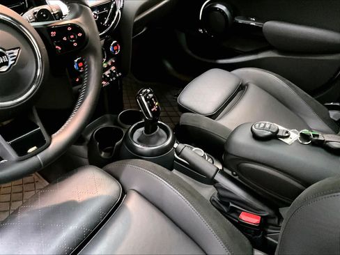 Used 2024 MINI Cooper S w/ Signature Upholstery Package FWD image 19