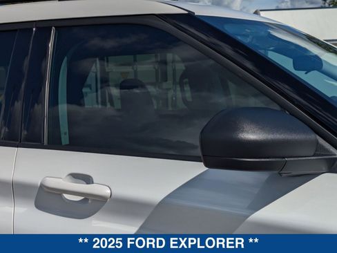 New 2025 Ford Explorer Active w/ Active Comfort Package image 11