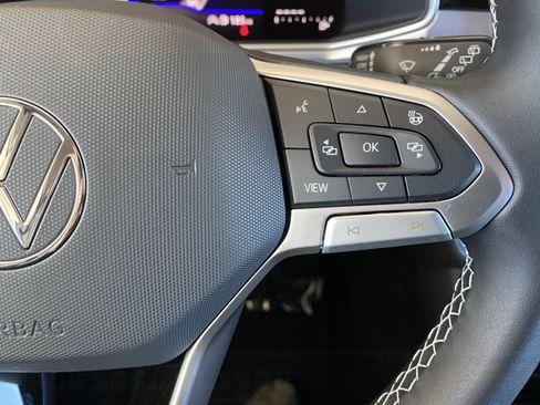 New 2026 Volkswagen Taos SE AWD/4WD image 7