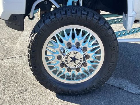 Used 2020 Chevrolet Silverado 3500 High Country image 11