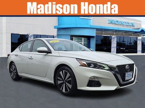 Used 2021 Nissan Altima 2.5 SL image 1