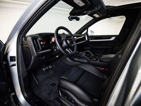 New 2026 Porsche Cayenne S AWD/4WD image 4