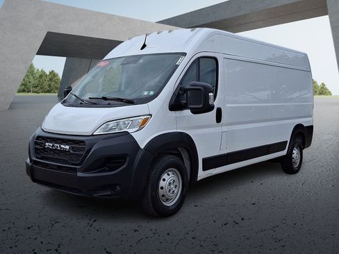 Used 2023 RAM ProMaster 2500 FWD image 3