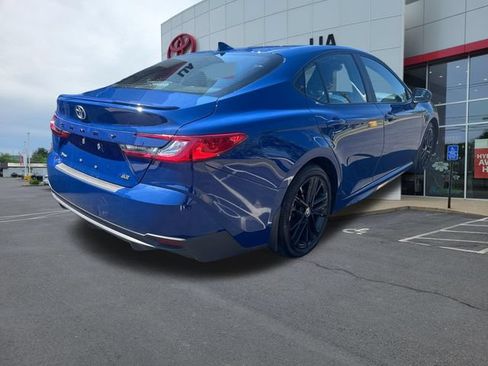 Used 2025 Toyota Camry SE w/ Convenience Package FWD image 3