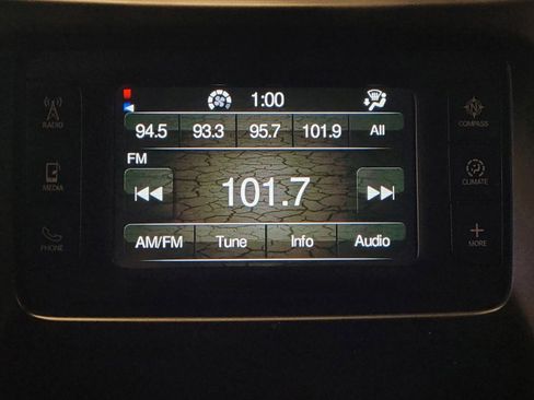 Used 2016 Jeep Cherokee Latitude w/ Cold Weather Group image 25