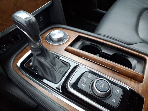 Used 2024 Nissan Armada SL w/ Captain's Chairs Package image 22