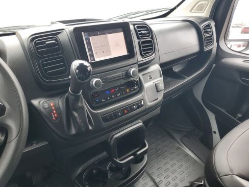 Used 2025 RAM ProMaster 2500 w/ Convenience Group image 18