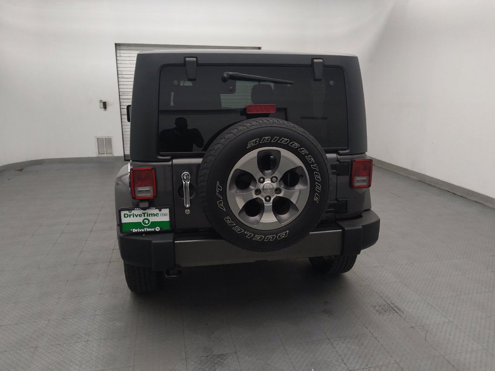 Used 2018 Jeep Wrangler Sahara w/ Connectivity Group AWD/4WD image 6