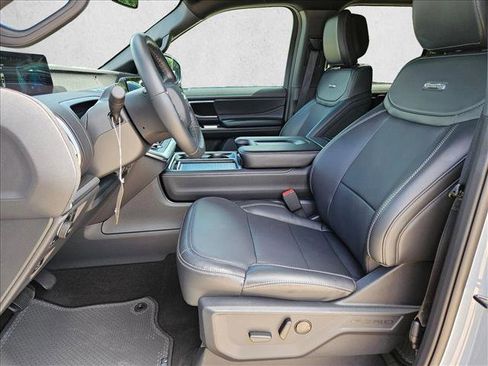 New 2026 Ford Expedition Max Platinum w/ Stealth Performance Package AWD/4WD image 4