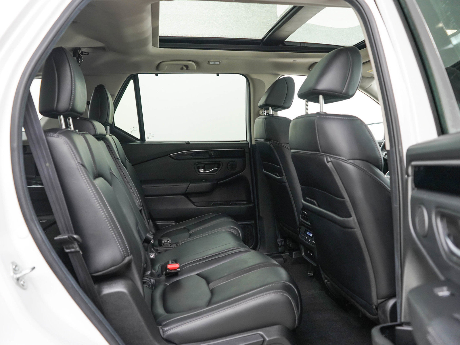 Used 2024 Honda Pilot Touring image 12
