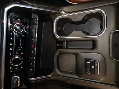 Certified 2024 GMC Sierra 2500 Denali Ultimate image 17