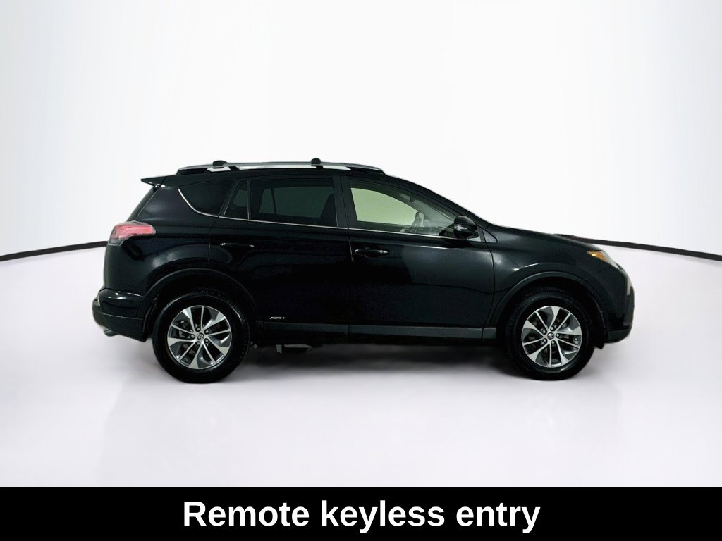 Used 2018 Toyota RAV4 XLE w/ Carpet Mat Package AWD/4WD image 9