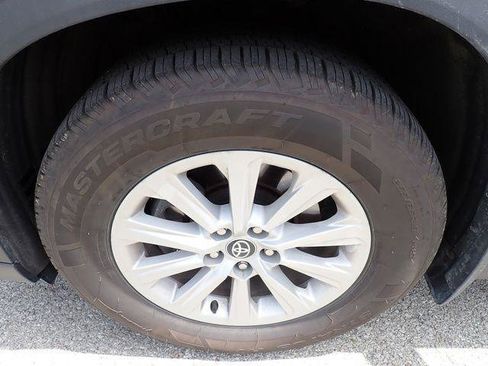 Certified 2024 Toyota Grand Highlander AWD image 9