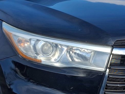 Used 2015 Toyota Highlander Plus image 9