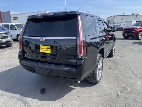 Used 2016 Cadillac Escalade Platinum AWD/4WD image 8