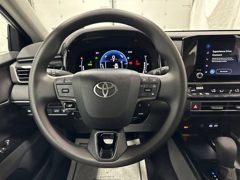 Used 2026 Toyota Camry LE FWD image 18
