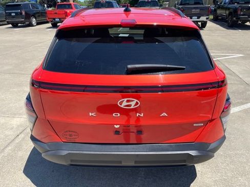 Used 2025 Hyundai Kona SEL AWD/4WD image 6