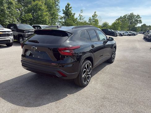 New 2026 Chevrolet Trax RS w/ Sunroof Package FWD image 5