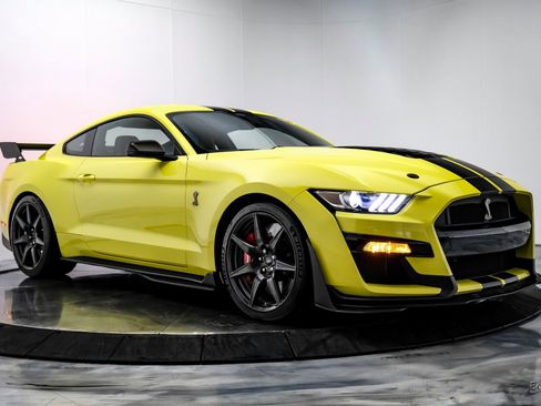 Used 2021 Ford Mustang Shelby GT500 w/ Carbon Fiber Track Pack image 21