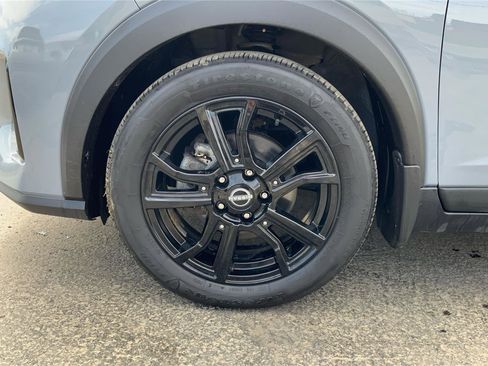 Used 2024 Nissan Kicks SR w/ SR Premium Package FWD image 24
