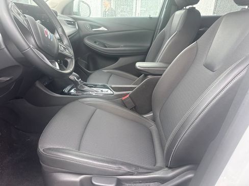 Used 2025 Buick Encore GX Preferred FWD image 17