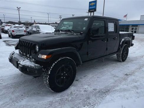 Used 2022 Jeep Gladiator Willys image 4