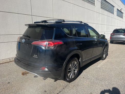Used 2018 Toyota RAV4 XLE image 7