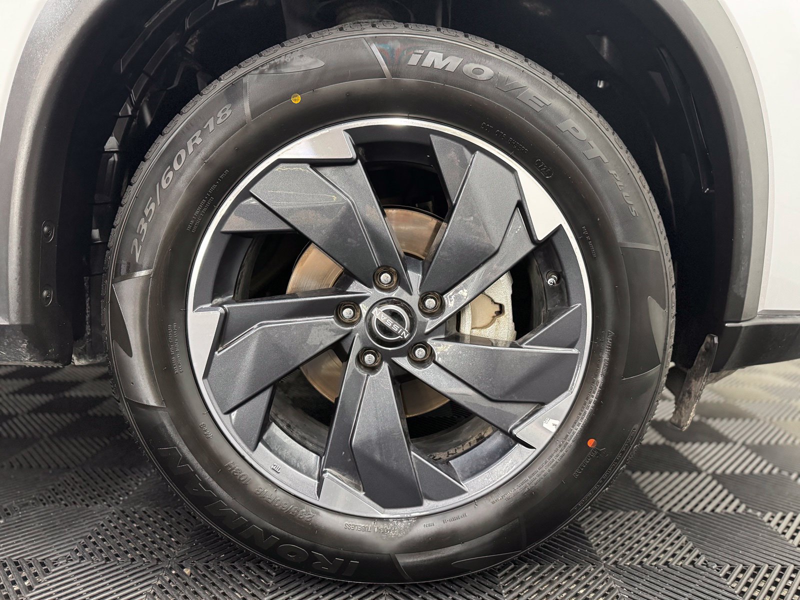 Certified 2024 Nissan Rogue SV AWD/4WD image 11