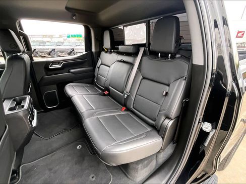 Used 2026 GMC Sierra 1500 SLT AWD/4WD image 21