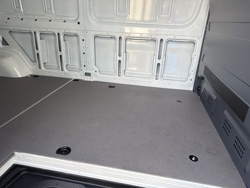 Used 2025 Mercedes-Benz Sprinter 2500 image 6