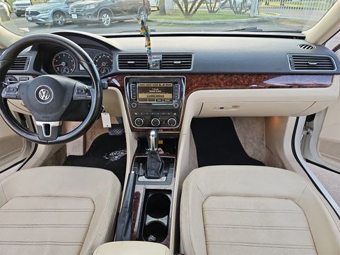 Used 2012 Volkswagen Passat 2.5 SEL image 9