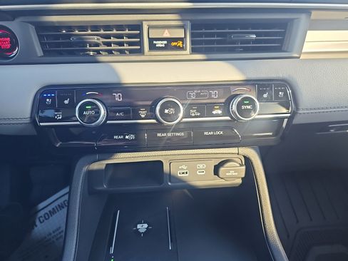 Used 2025 Honda Pilot Elite image 27