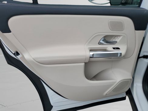 Used 2026 Mercedes-Benz GLB 250 image 10