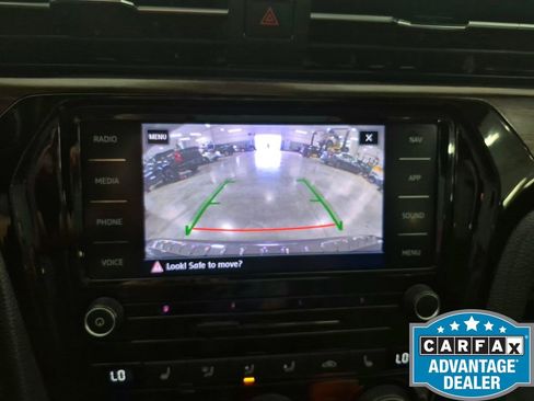 Used 2022 Volkswagen Passat 2.0T FWD image 13