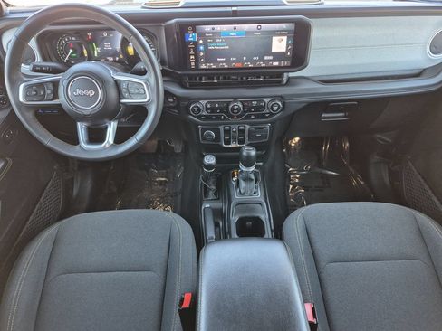 Used 2024 Jeep Wrangler Unlimited Sahara AWD/4WD image 14