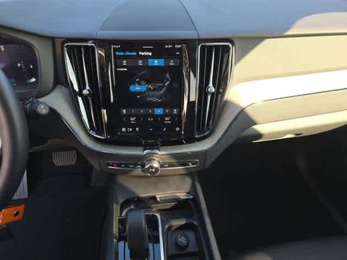 Used 2025 Volvo XC60 B5 Plus AWD/4WD image 6