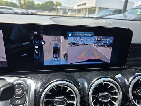 Used 2025 Mercedes-Benz GLB 250 image 14