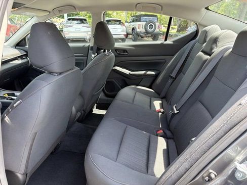 Used 2025 Nissan Altima 2.5 SV FWD image 13